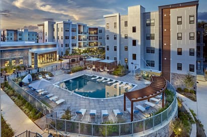 Madison 2 Pool-Overlook .jpg