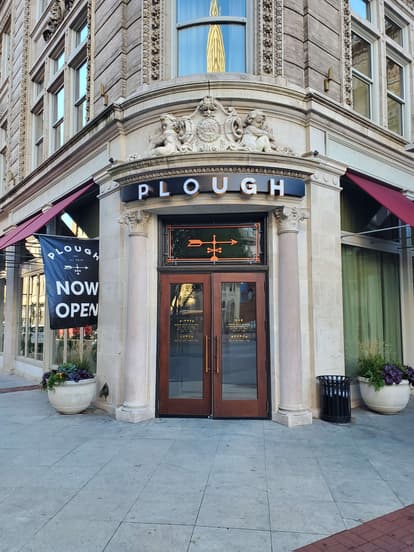 Marriott at Penn Square - East Tower Plough Restaurant External Entry