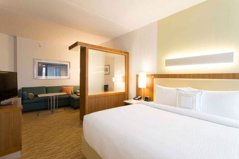 SpringHill Suites Mt. Laurel, NJ King Suite Guestroom
